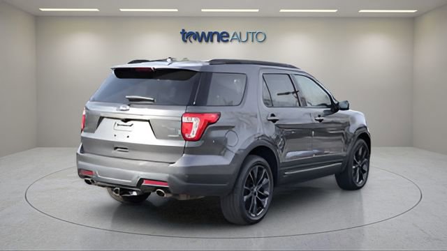 Used 2018 Ford Explorer XLT w/ Equipment Group 202A image 7