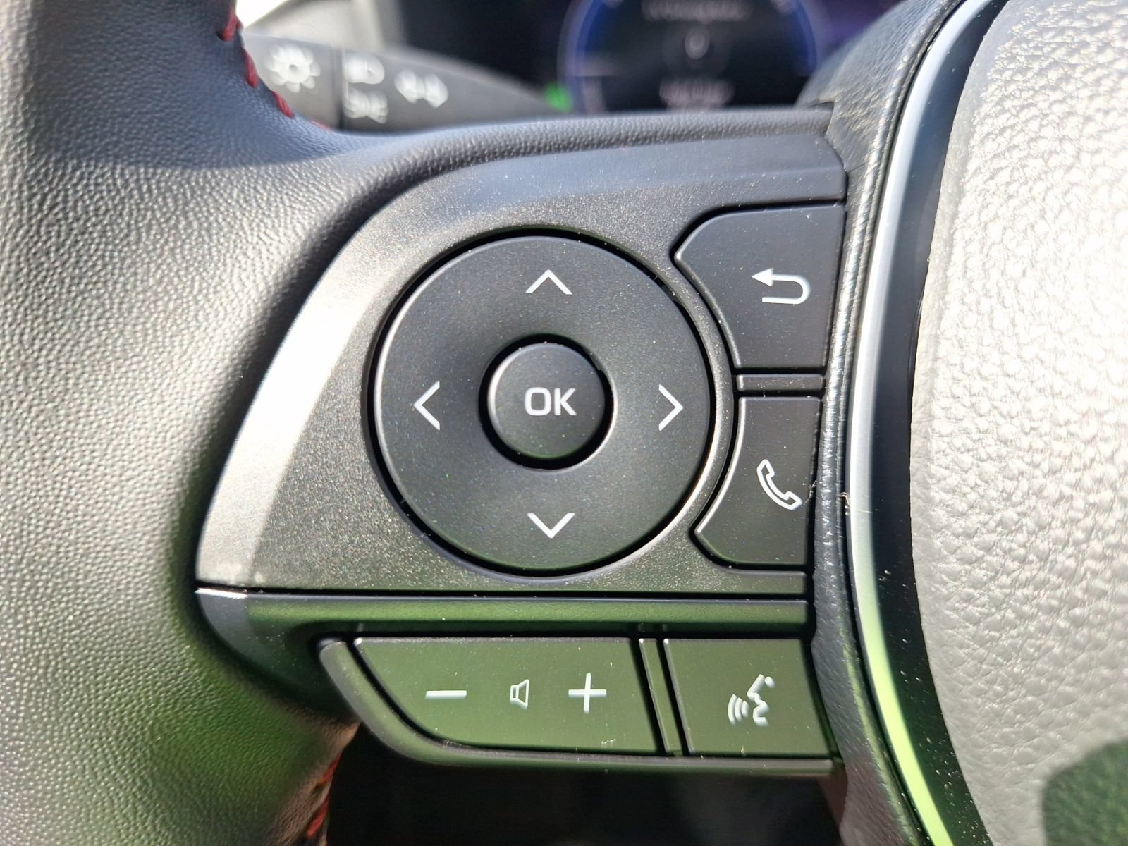 Used 2025 Toyota RAV4 XSE AWD/4WD image 21