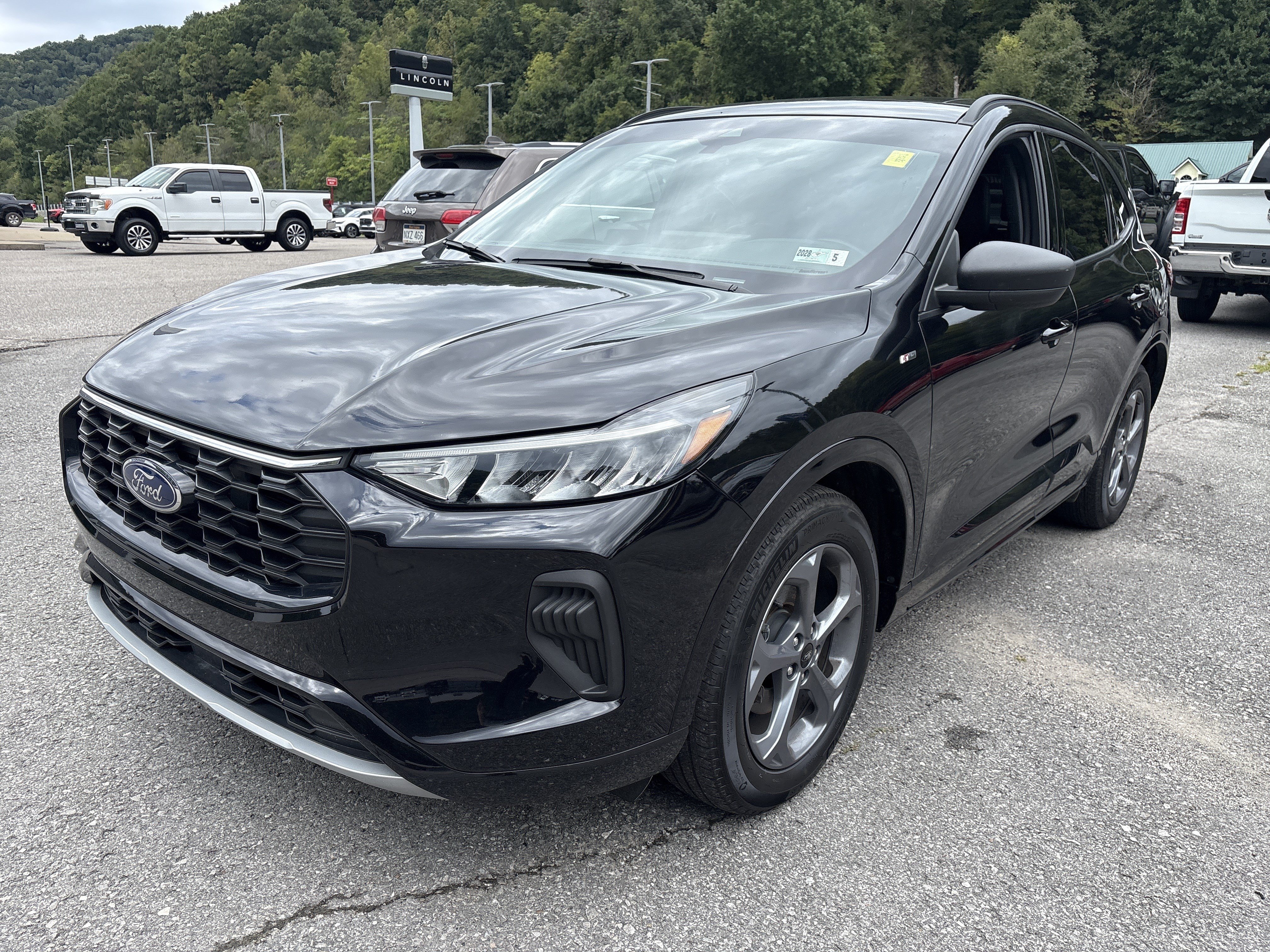 Used 2023 Ford Escape ST-Line w/ Tech Pack #1 AWD/4WD image 8