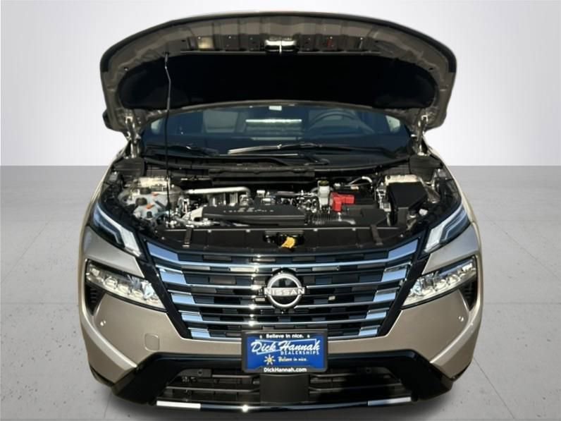 New 2026 Nissan Rogue Platinum w/ Platinum Premium Package image 4