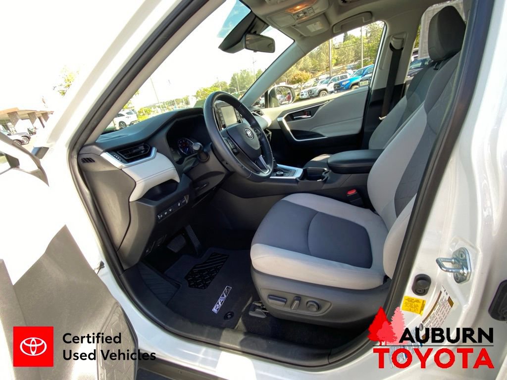Certified 2021 Toyota RAV4 XLE w/ Convenience Package AWD/4WD image 33