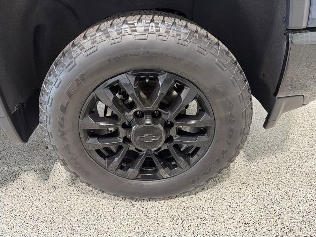 Used 2022 Chevrolet Silverado 2500 Custom w/ Custom Value Package AWD/4WD image 30