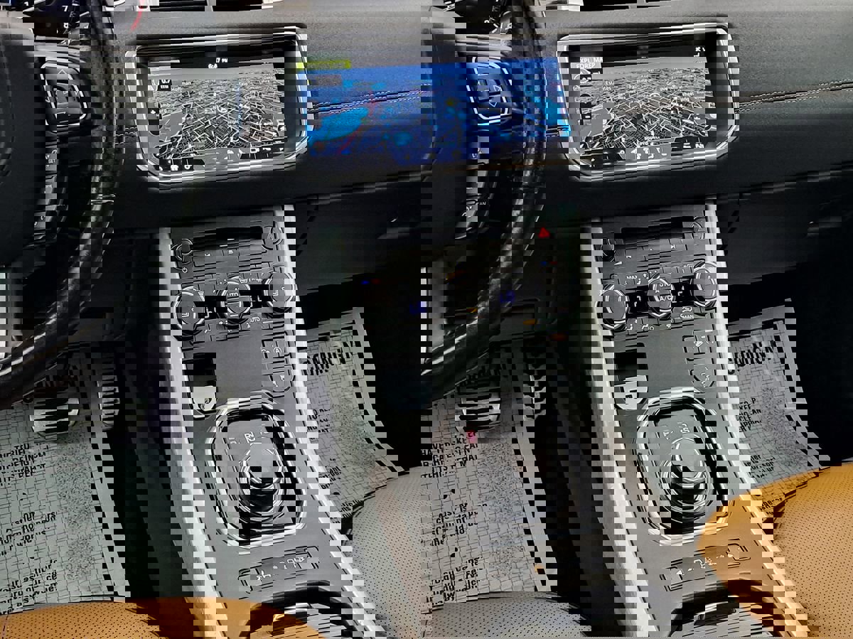 Used 2017 Land Rover Range Rover Evoque HSE Dynamic image 20