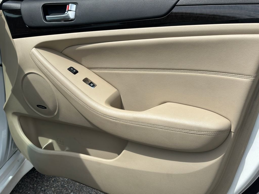 Used 2014 Kia Cadenza Premium w/ Luxury Package FWD image 19