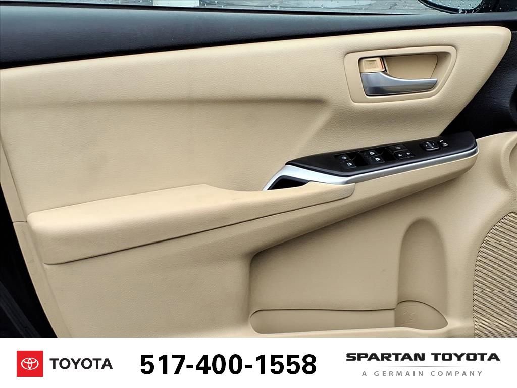 Used 2015 Toyota Camry LE image 14