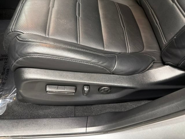 Used 2020 Honda CR-V Touring image 17