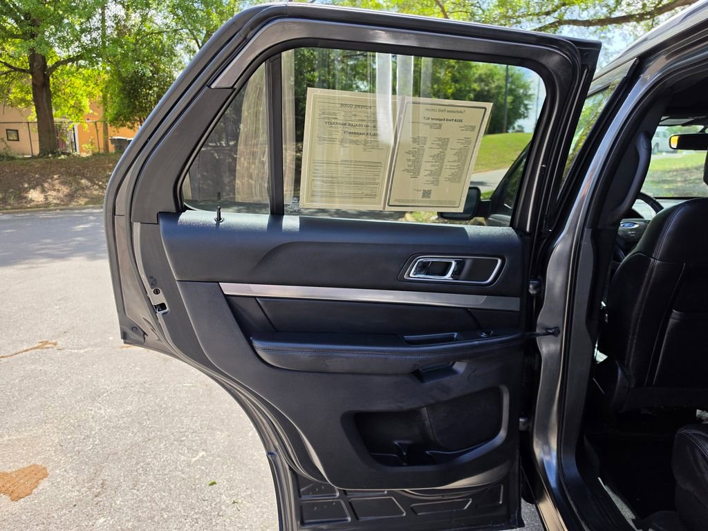 Used 2018 Ford Explorer XLT w/ Equipment Group 202A image 29
