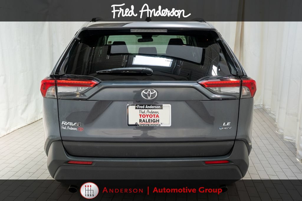 Used 2025 Toyota RAV4 LE AWD/4WD image 4