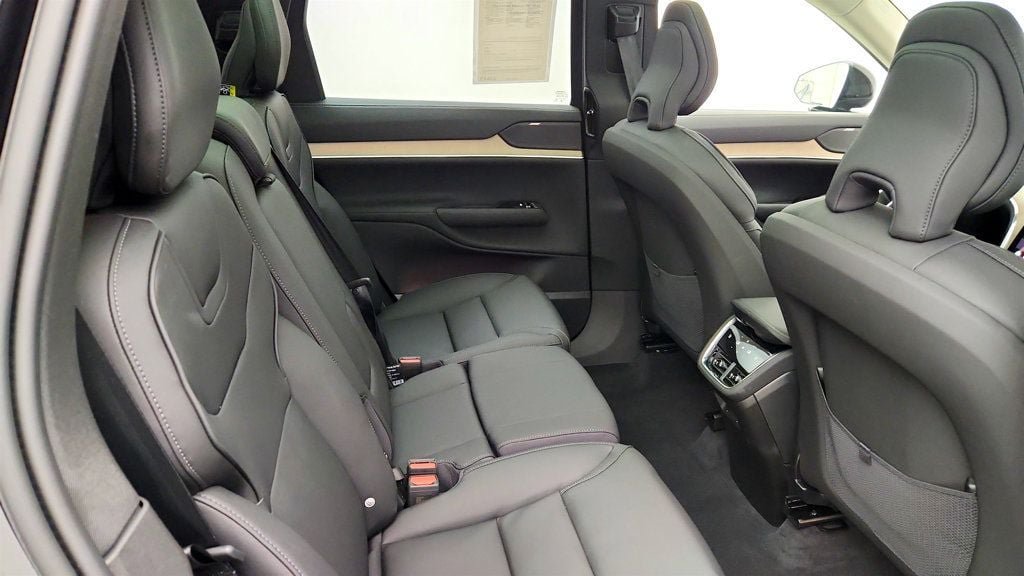 Used 2025 Volvo EX90 Ultra w/ Protection Package Premier AWD/4WD image 22