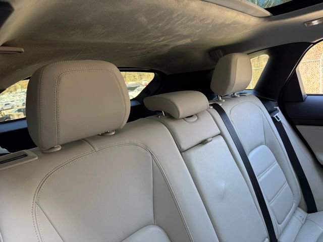 Used 2020 Jaguar F-PACE Prestige image 31