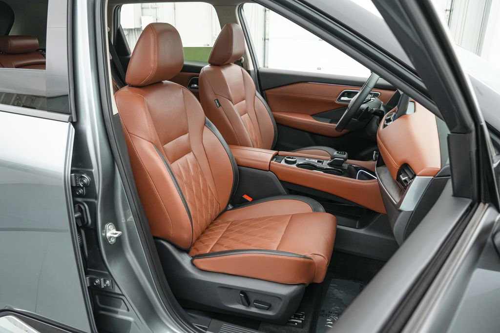 Used 2025 Nissan Rogue Platinum AWD/4WD image 22