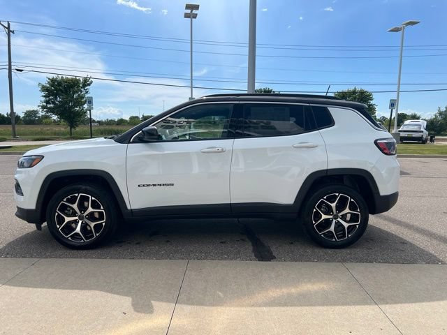 Certified 2025 Jeep Compass Limited AWD/4WD image 8
