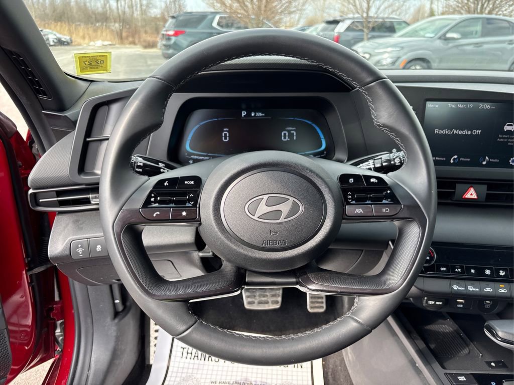 Certified 2025 Hyundai Elantra Sport image 22