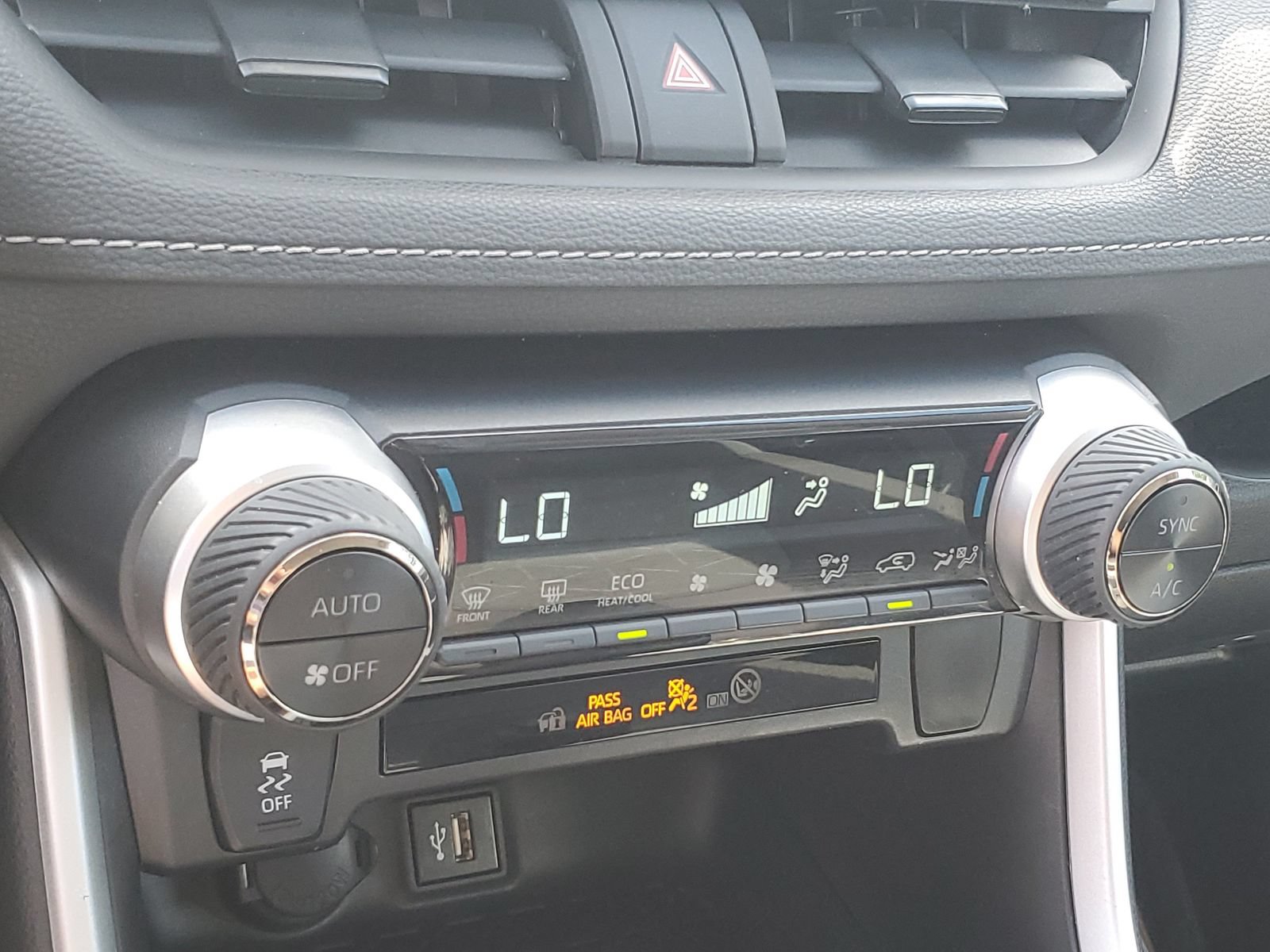 Certified 2024 Toyota RAV4 XLE AWD/4WD image 28