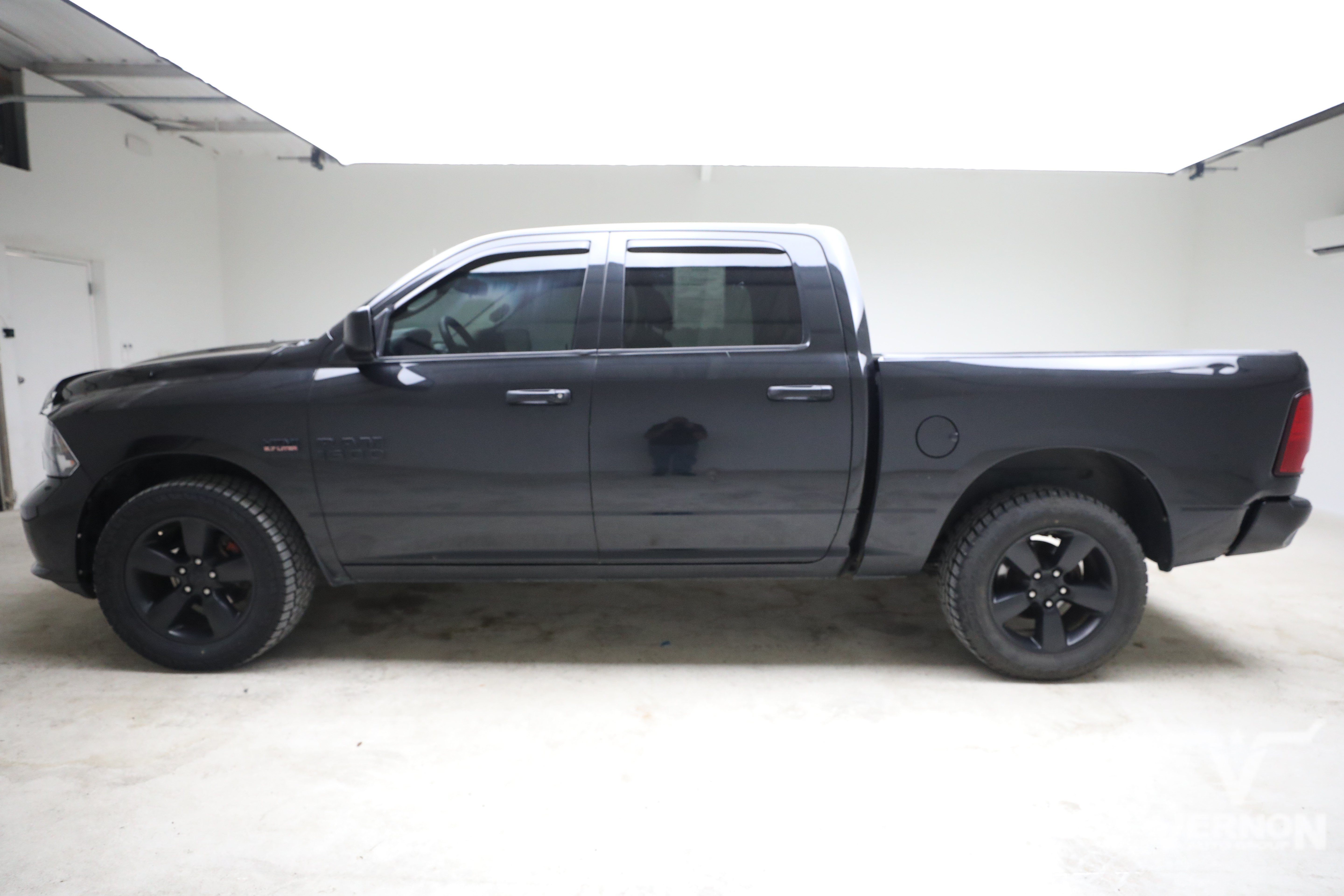 Used 2016 RAM 1500 ST AWD/4WD image 2