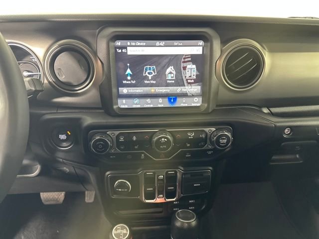 Used 2023 Jeep Wrangler Unlimited w/ Sun & Screen Package image 21
