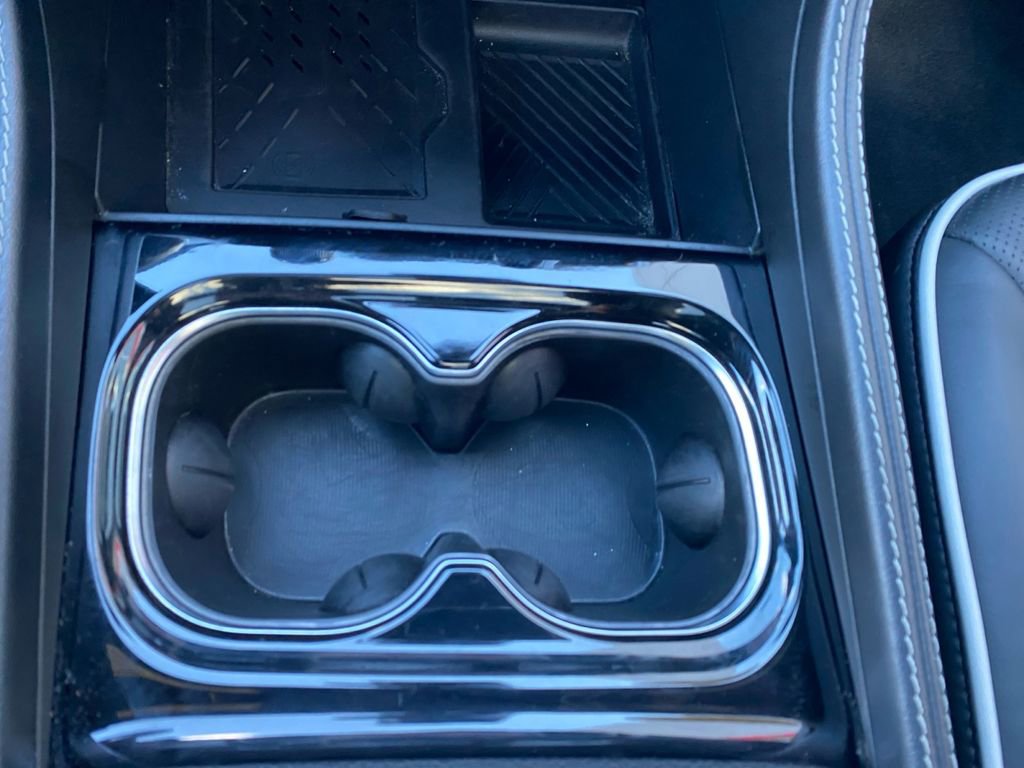 Used 2025 Chrysler Pacifica Limited image 28