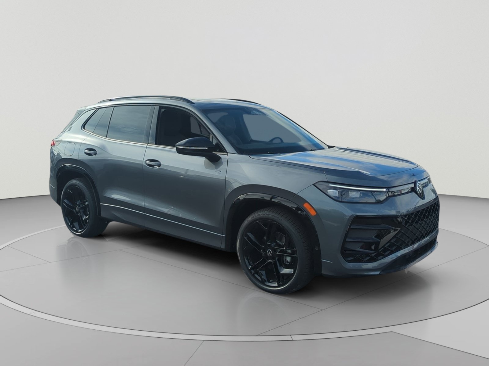 New 2026 Volkswagen Tiguan SE R-Line FWD image 7