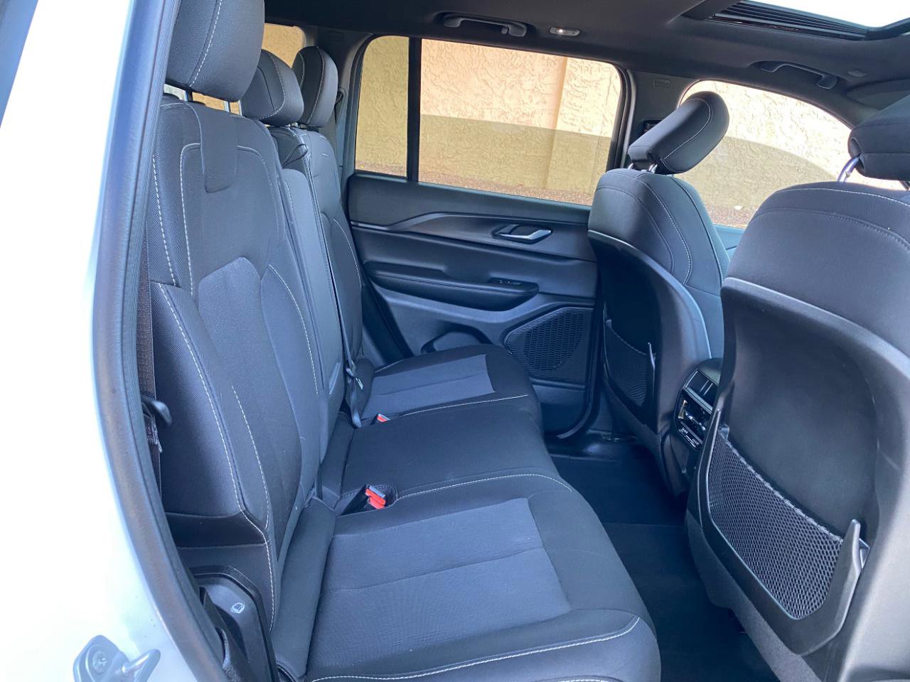 Used 2024 Jeep Grand Cherokee Laredo X w/ Trailer Tow Package AWD/4WD image 39