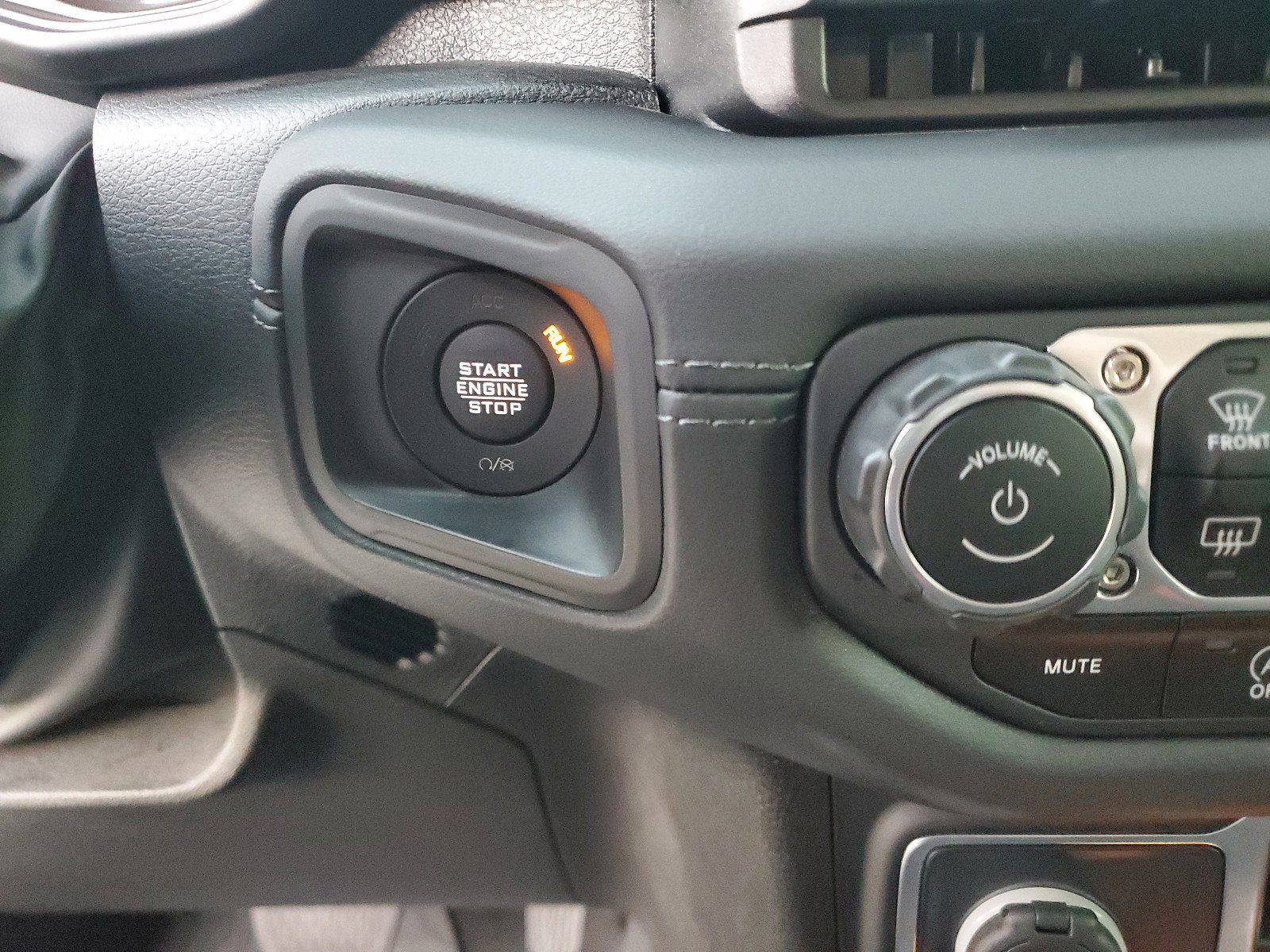 Certified 2025 Jeep Wrangler Unlimited Rubicon image 24