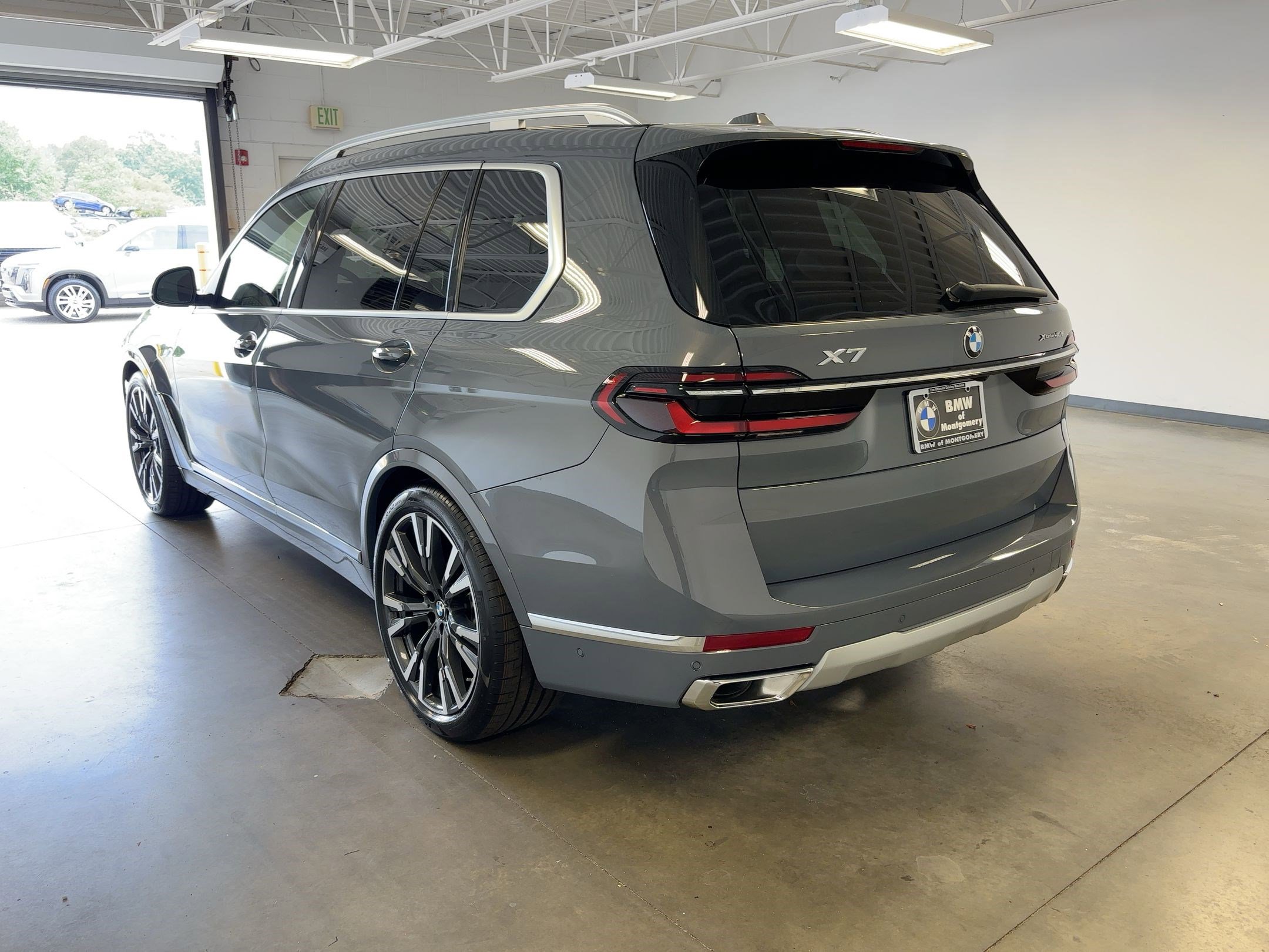 New 2026 BMW X7 xDrive40i image 3