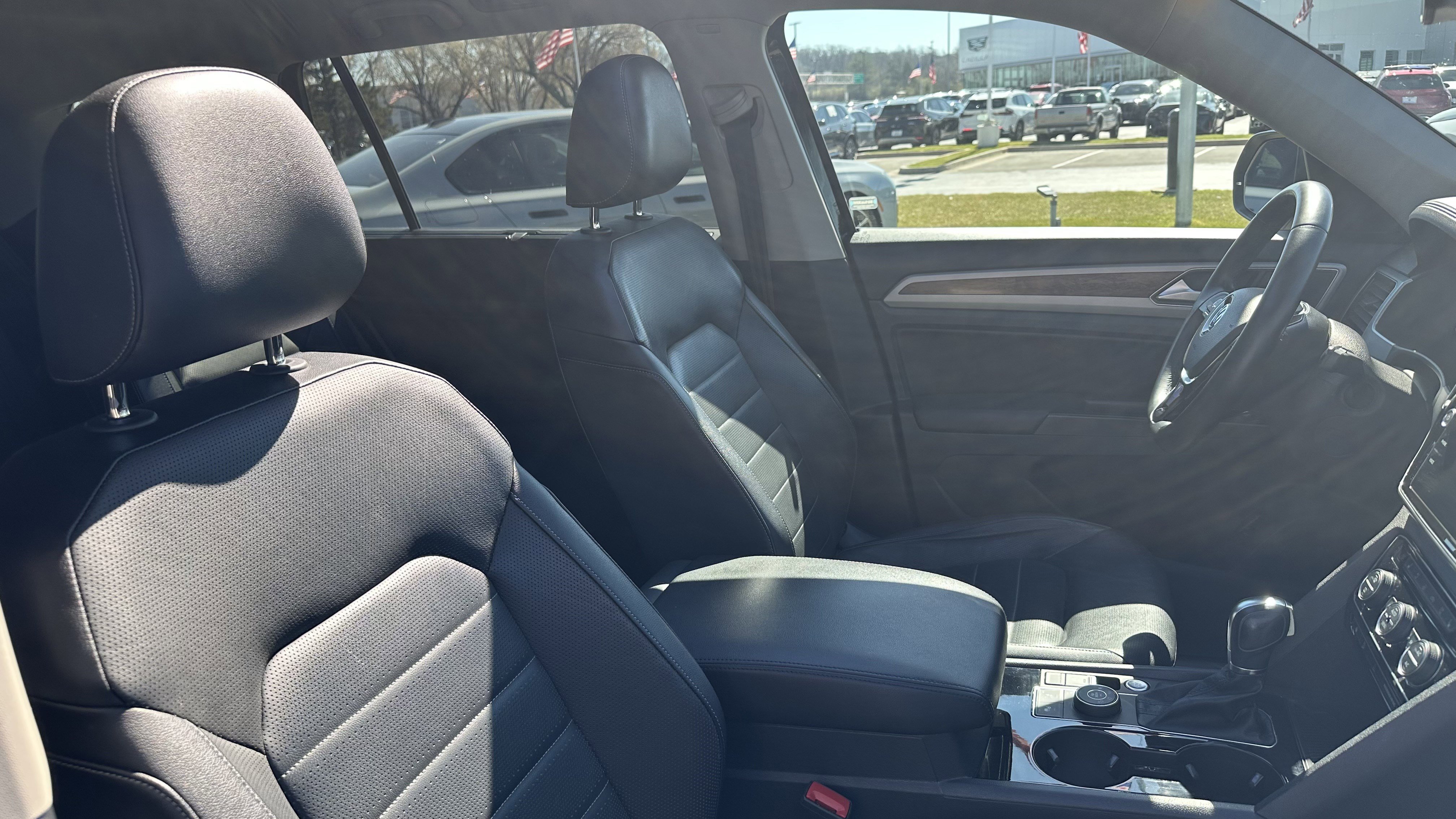 Used 2019 Volkswagen Atlas SEL Premium image 33