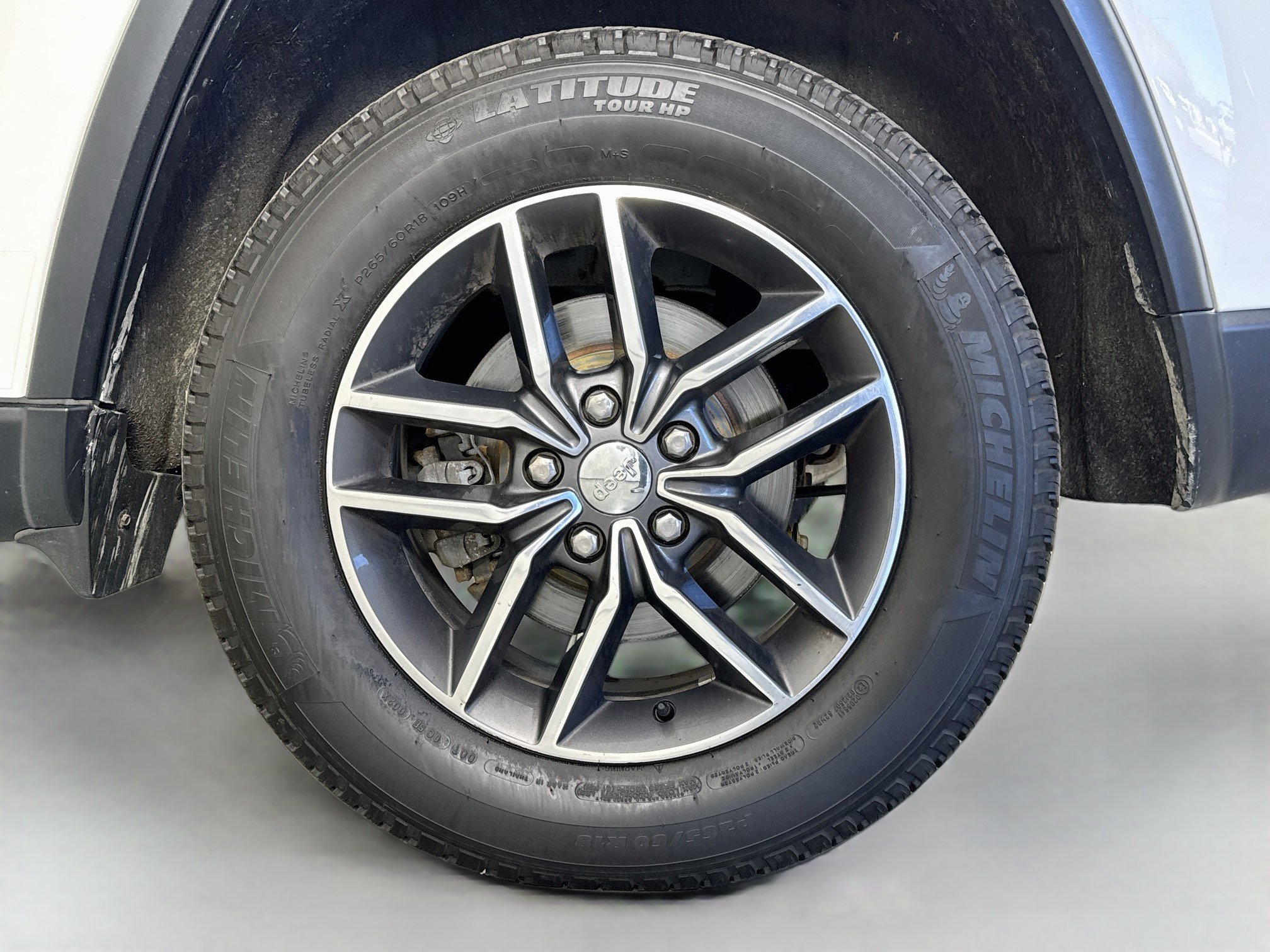 Used 2018 Jeep Grand Cherokee Limited AWD/4WD image 33