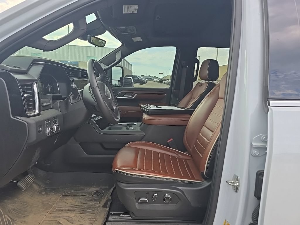 Used 2026 GMC Sierra 2500 Denali Ultimate w/ LPO, GMC Protection Package AWD/4WD image 10