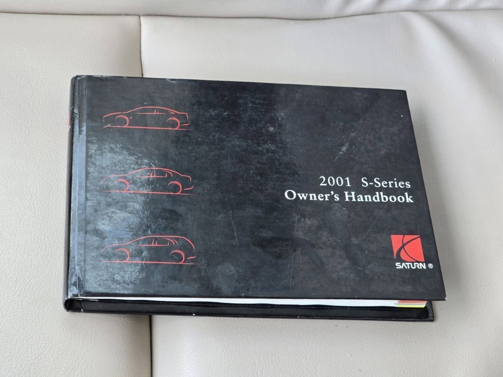 Used 2001 Saturn S-Series SL2 image 19