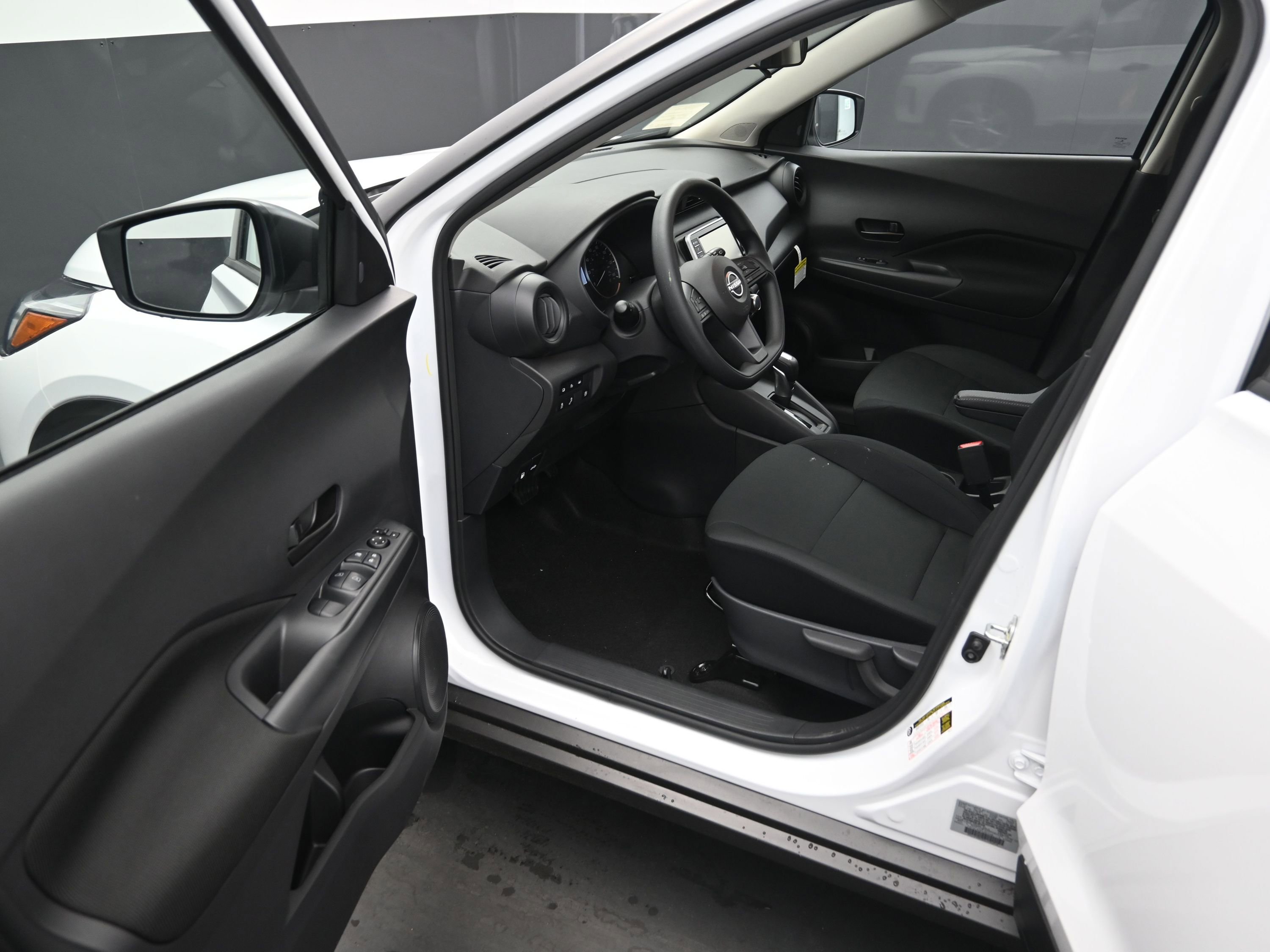 Certified 2025 Nissan Kicks Play S image 10