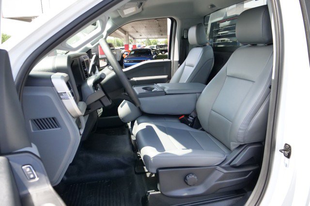 Used 2024 Ford F350 XL RWD image 3