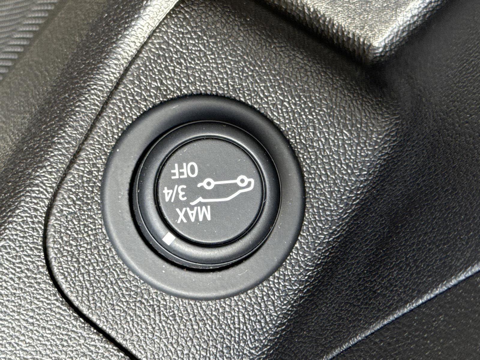 Used 2024 GMC Terrain AT4 image 15