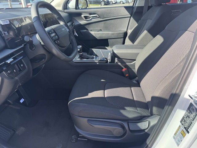 New 2026 Kia Sportage LX image 16