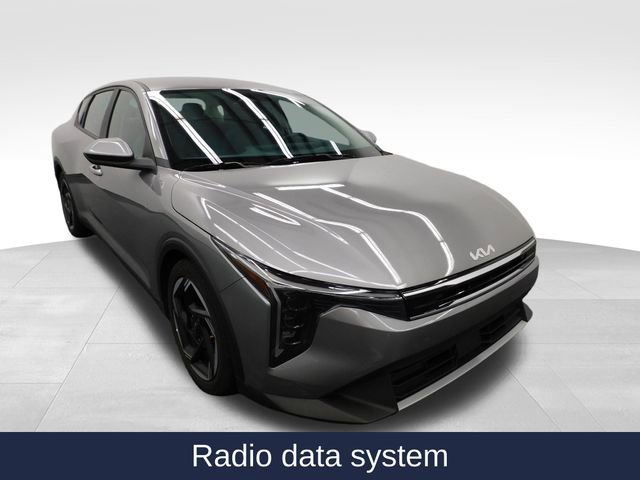 Used 2025 Kia K4 EX image 2