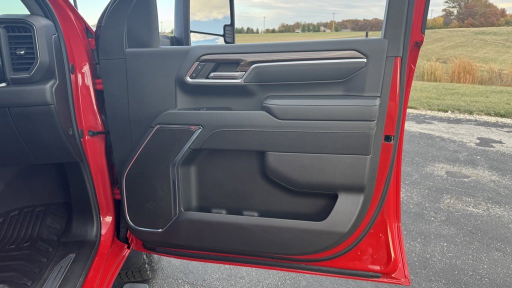 Used 2024 Chevrolet Silverado 2500 LT w/ Convenience Package image 22