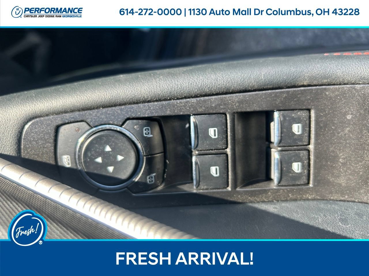 Used 2025 Ford Explorer ST-Line w/ ST-Line Street Pack AWD/4WD image 17