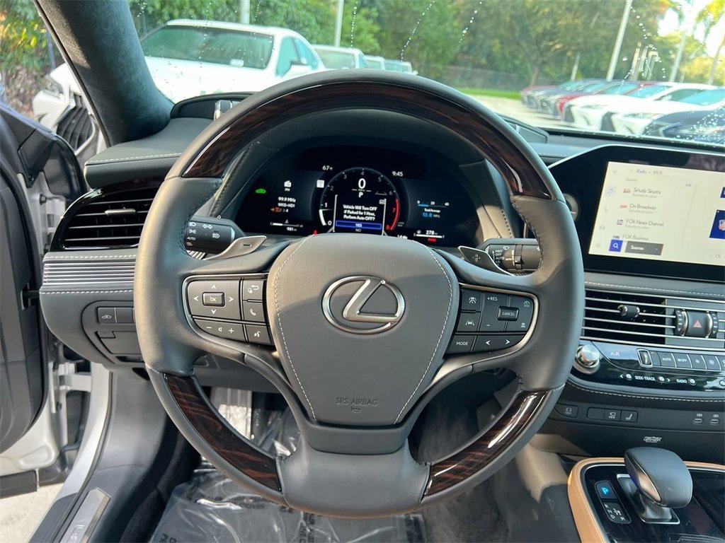Certified 2025 Lexus LS 500 image 13