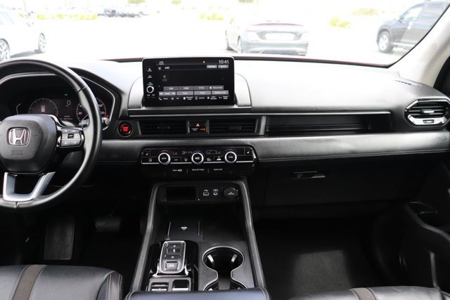 Used 2025 Honda Pilot EX-L image 17