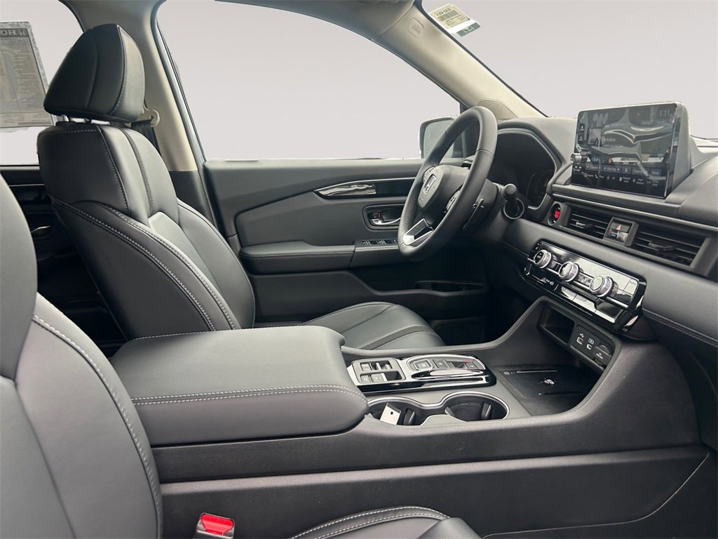 New 2025 Honda Pilot Touring image 15