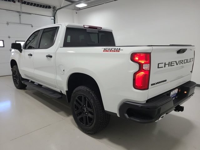 Used 2026 Chevrolet Silverado 1500 LT Trail Boss w/ Convenience Package II AWD/4WD image 4