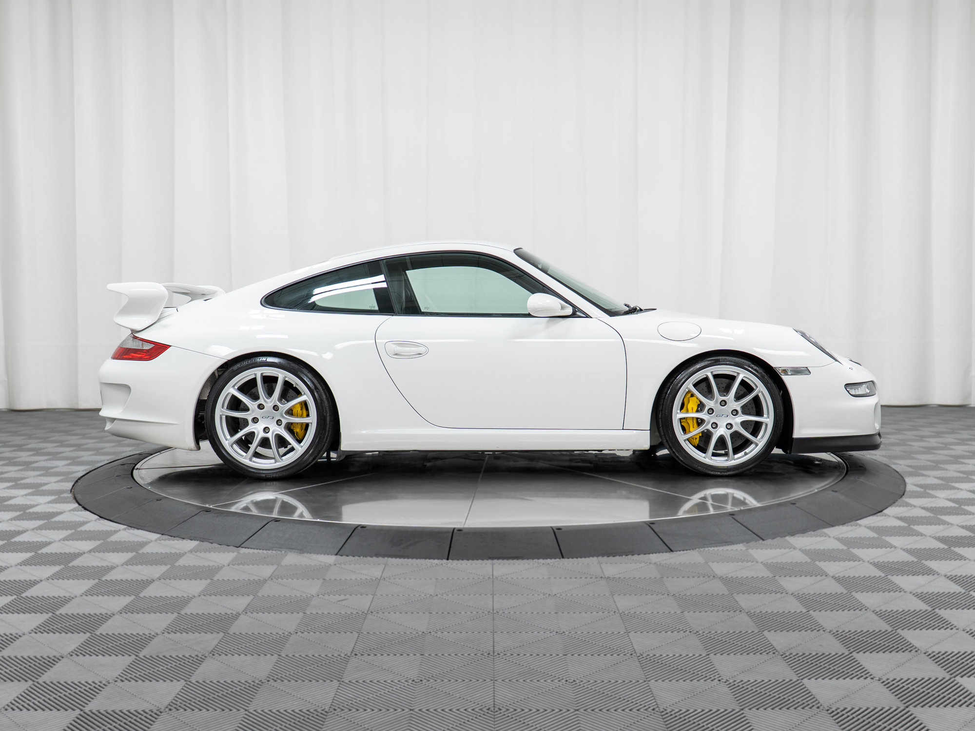 Used 2007 Porsche 911 GT3 RWD image 8