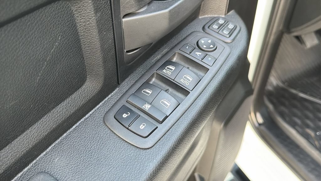 Used 2024 RAM 3500 Tradesman w/ Chrome Appearance Group AWD/4WD image 12