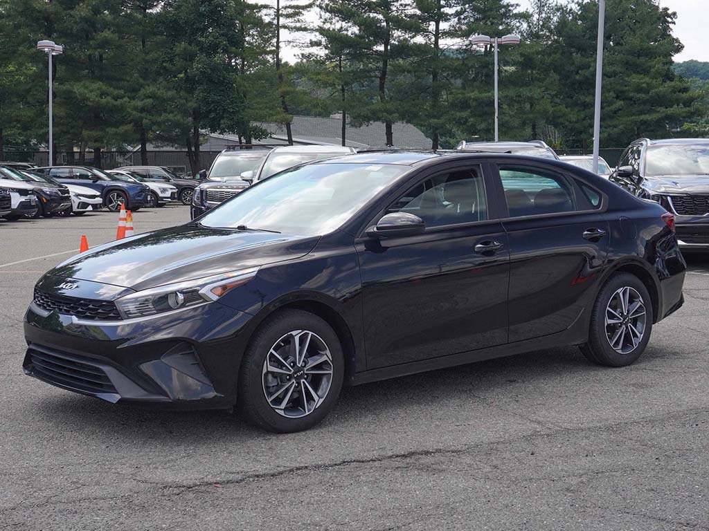 Used 2023 Kia Forte LXS FWD image 6