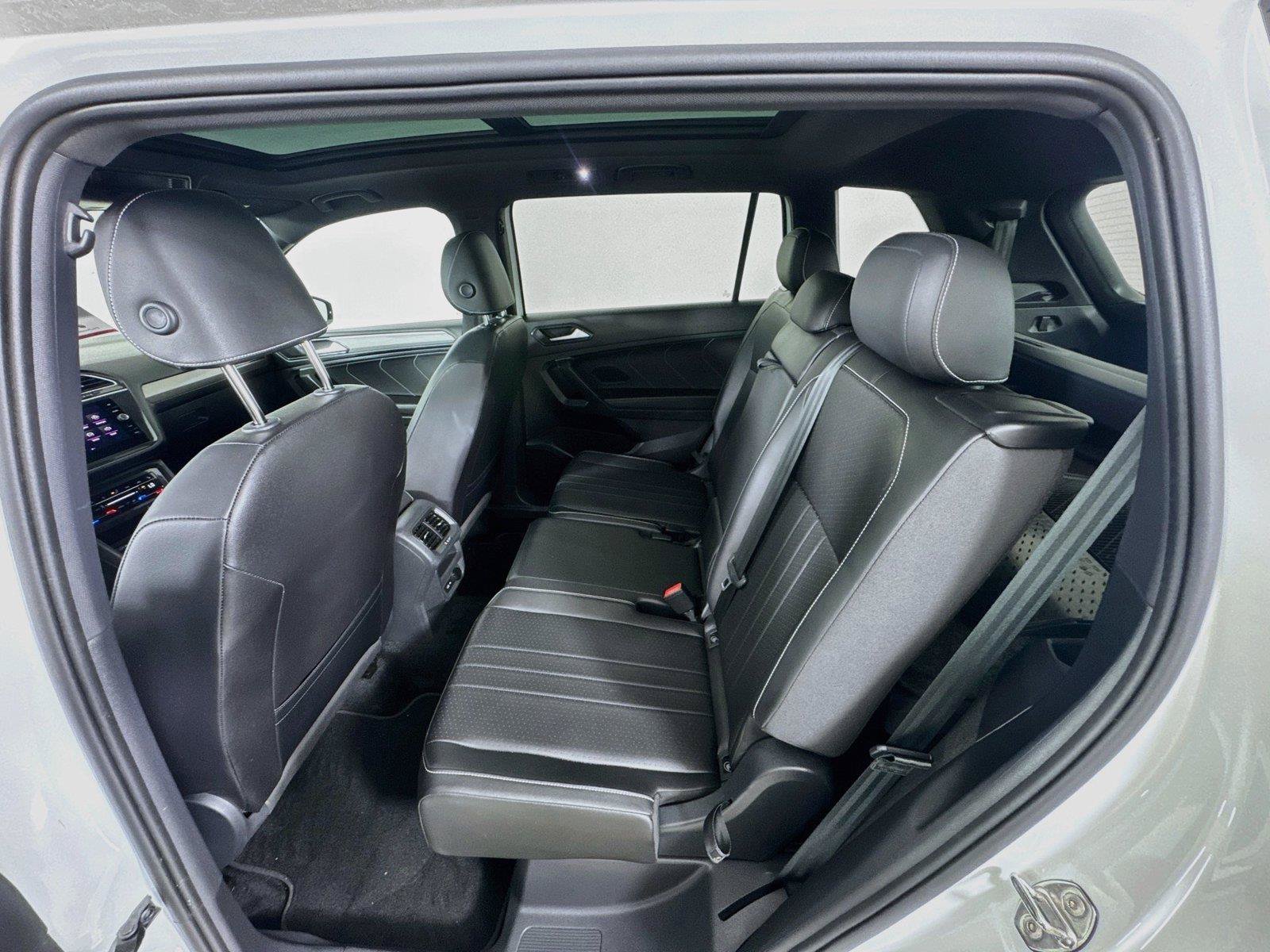 Certified 2023 Volkswagen Tiguan SE R-Line FWD image 24