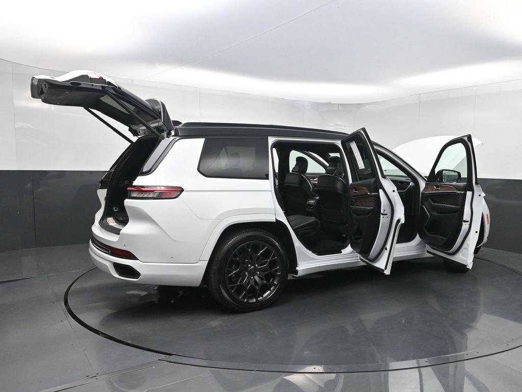 Used 2023 Jeep Grand Cherokee L Summit w/ High Altitude Package AWD/4WD image 48