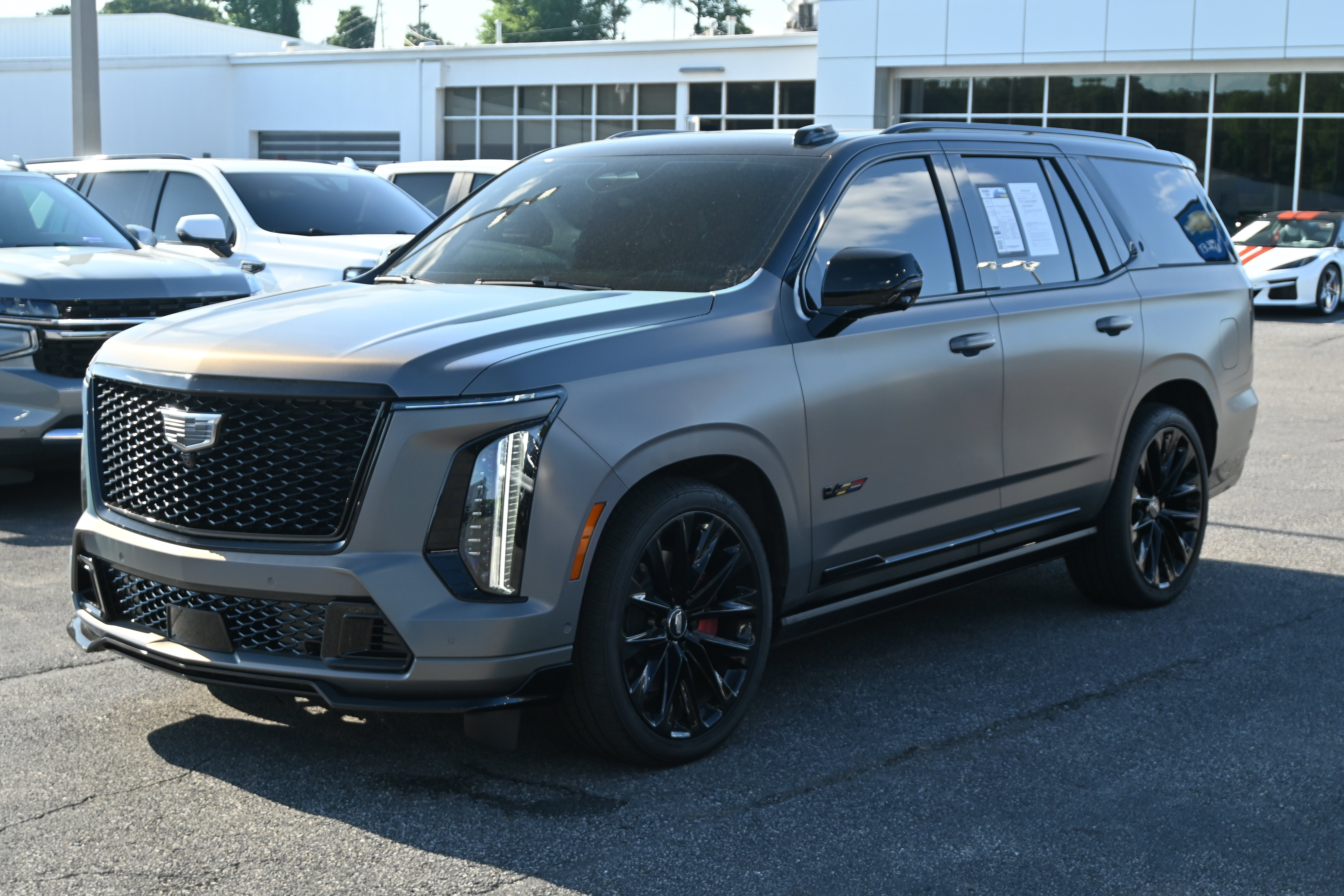 Used 2026 Cadillac Escalade V w/ LPO, ONYX Package AWD/4WD image 5