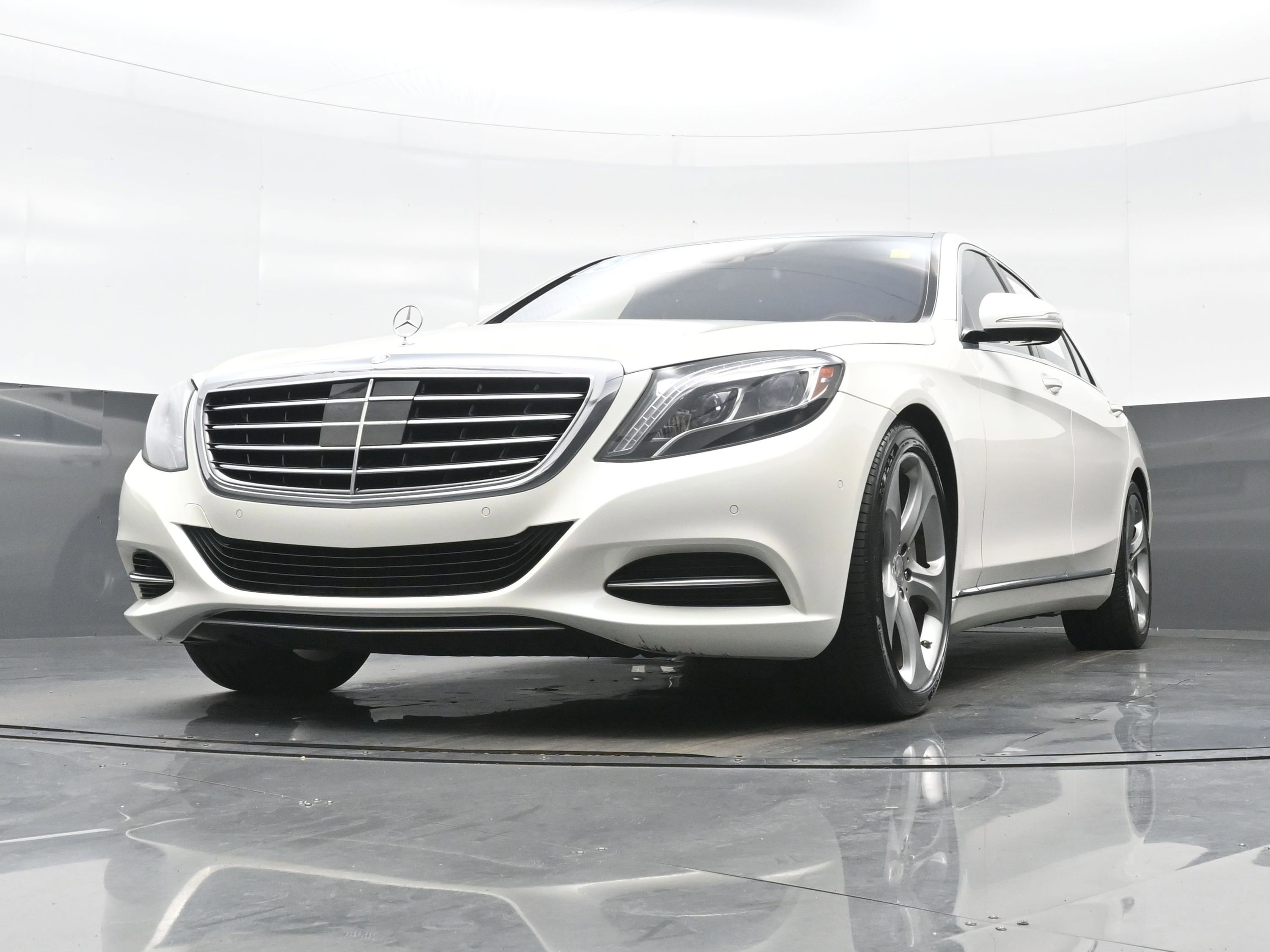 Used 2015 Mercedes-Benz S 550 Sedan image 31