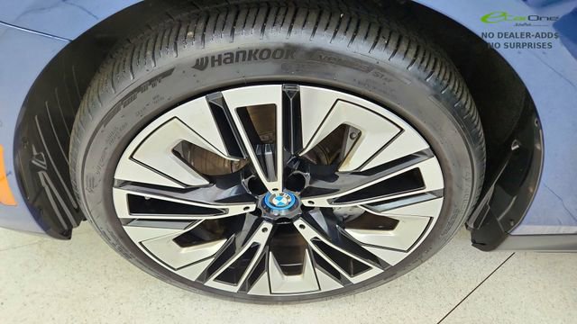 Used 2025 BMW i5 xDrive40 w/ Premium Package image 59