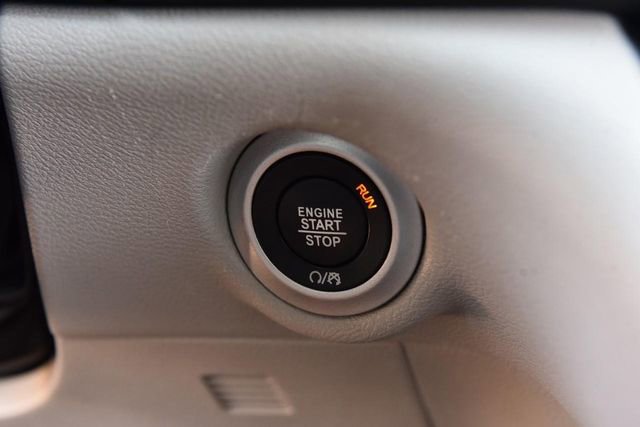 Used 2023 Chrysler Pacifica Touring-L FWD image 18