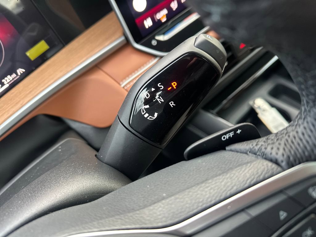 New 2026 Volkswagen Tiguan SEL R-Line image 12